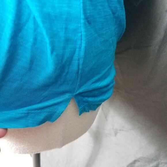 Color Story Small Electric Blue High Low Short Sleeve Pocket Tee T Shirt NWOT - Picture 6 of 11